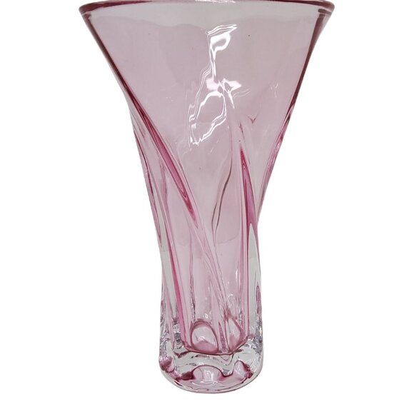 Beautifull Spiral Pattern Pink Art Glass Chrystal Vase 9"H X 5.5"W at Top - Picture 1 of 3